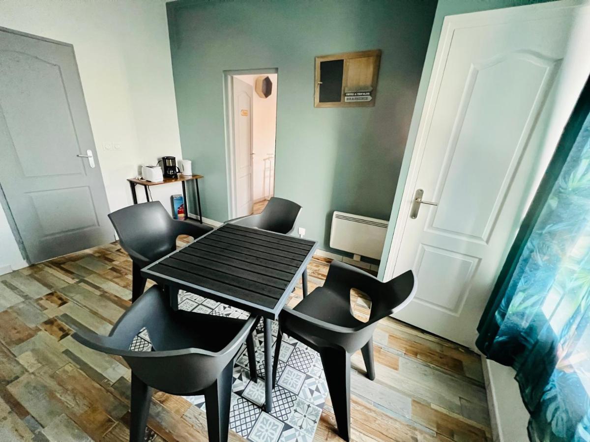La Plume Wifi Parking Un-Sejour-A-Part Apartment Clouange Bagian luar foto
