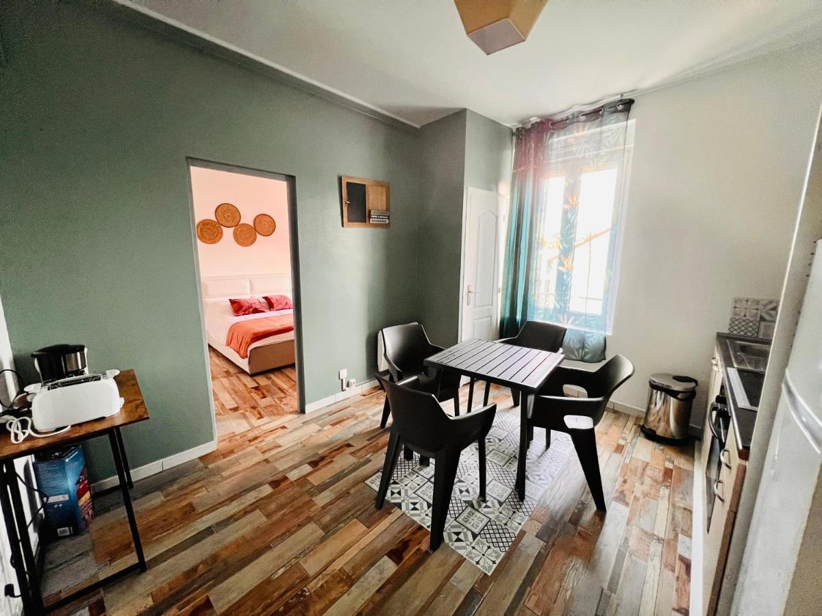 La Plume Wifi Parking Un-Sejour-A-Part Apartment Clouange Bagian luar foto