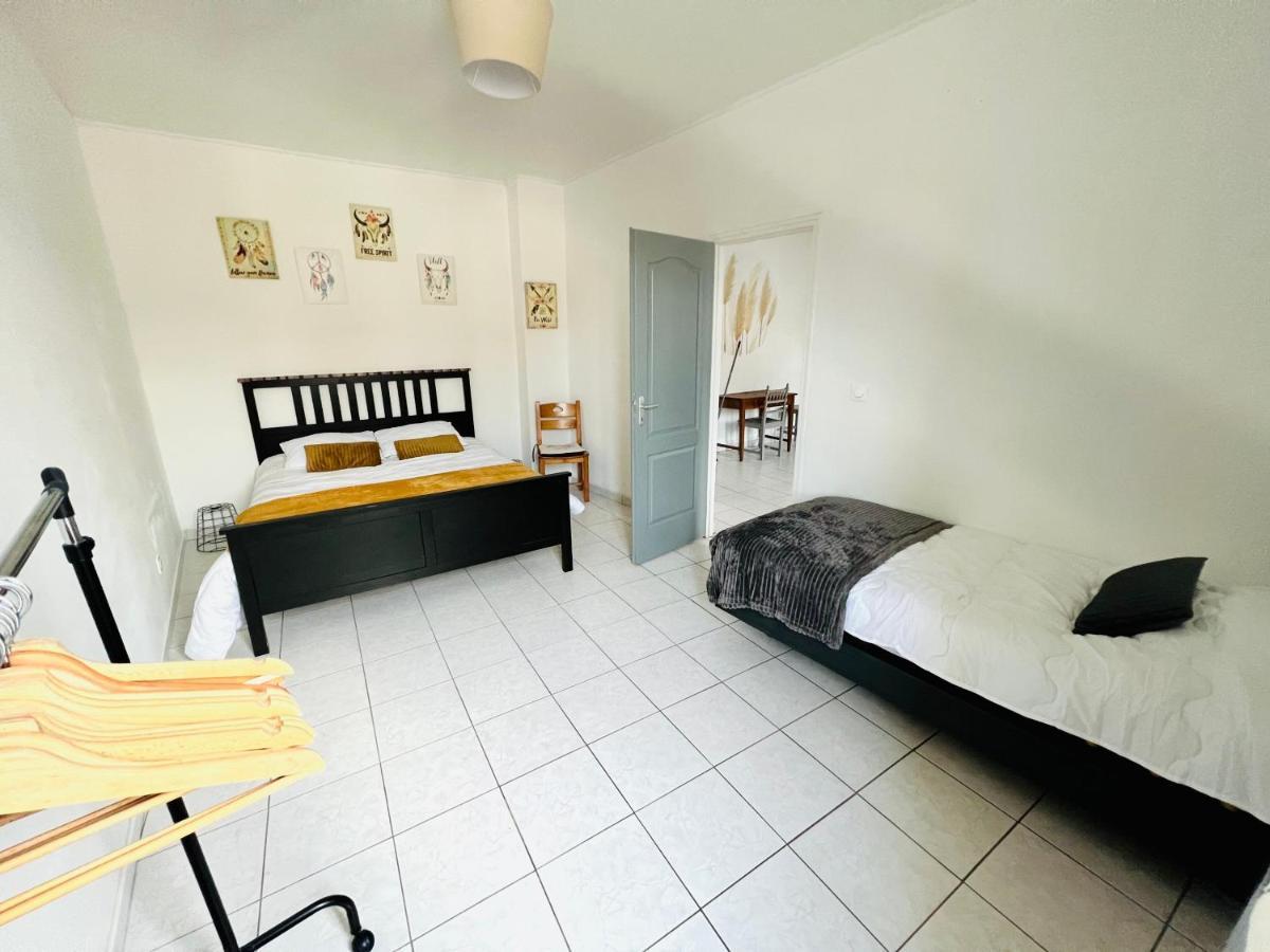 La Plume Wifi Parking Un-Sejour-A-Part Apartment Clouange Bagian luar foto