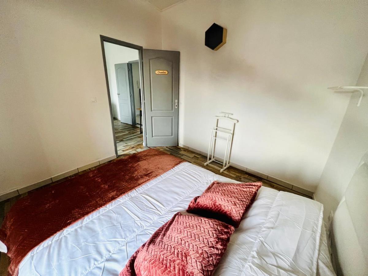 La Plume Wifi Parking Un-Sejour-A-Part Apartment Clouange Bagian luar foto