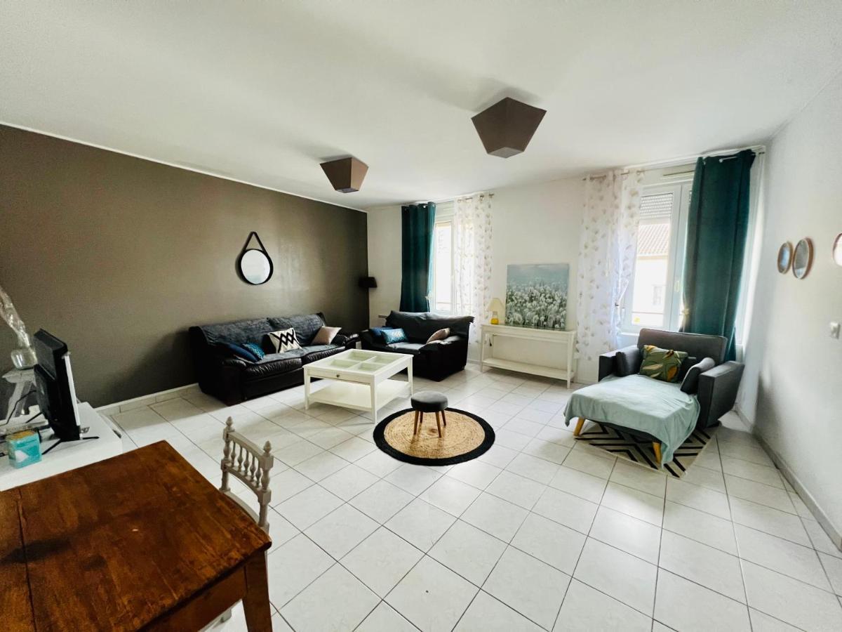 La Plume Wifi Parking Un-Sejour-A-Part Apartment Clouange Bagian luar foto