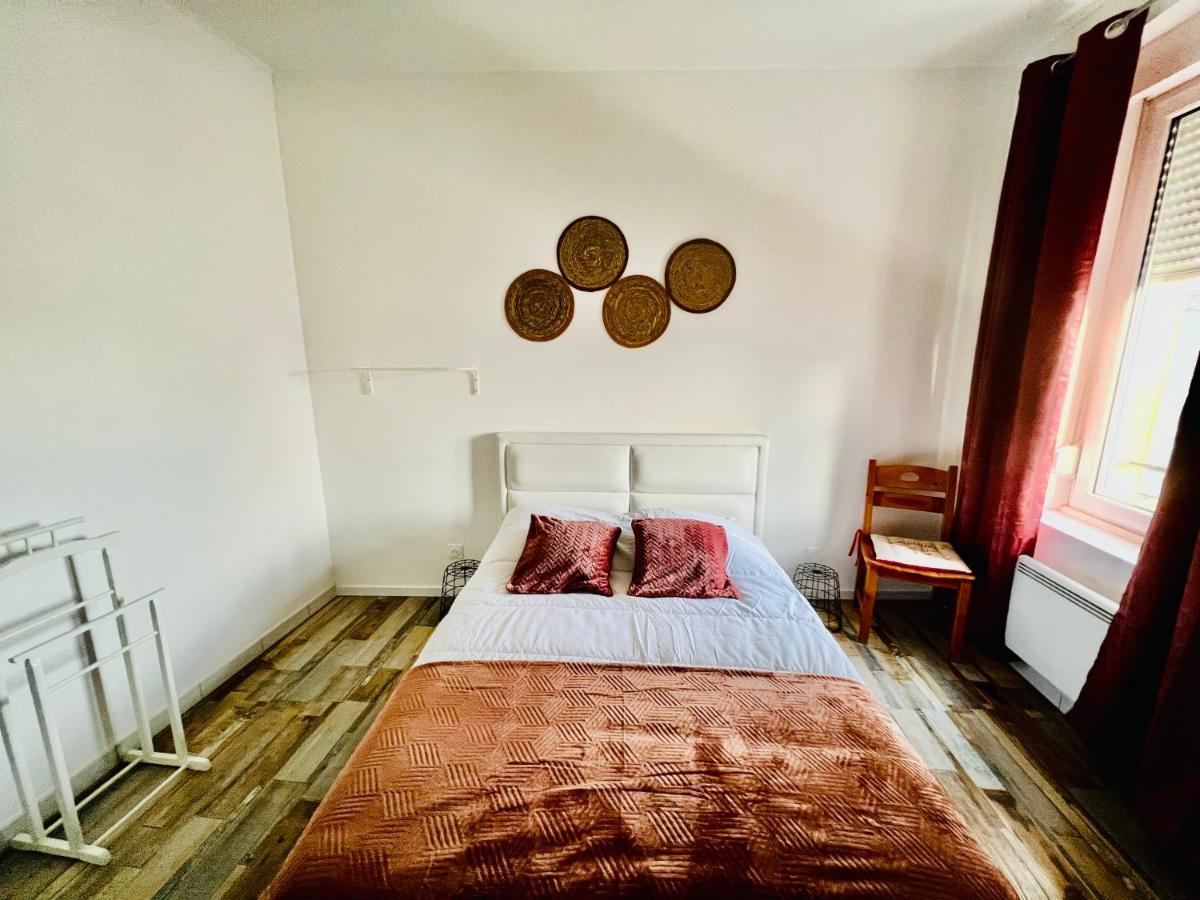 La Plume Wifi Parking Un-Sejour-A-Part Apartment Clouange Bagian luar foto
