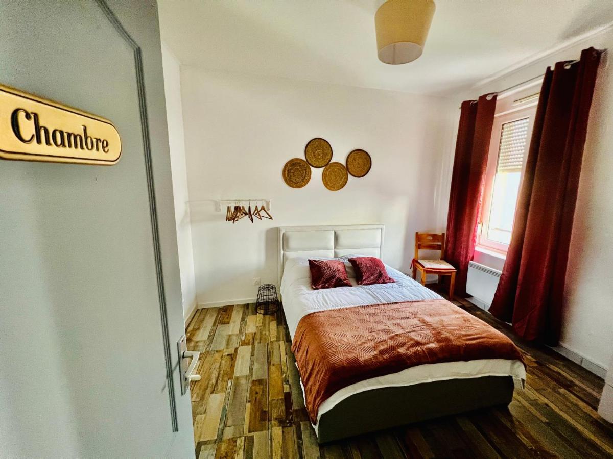 La Plume Wifi Parking Un-Sejour-A-Part Apartment Clouange Bagian luar foto