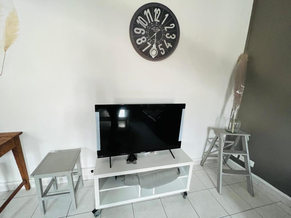La Plume Wifi Parking Un-Sejour-A-Part Apartment Clouange Bagian luar foto