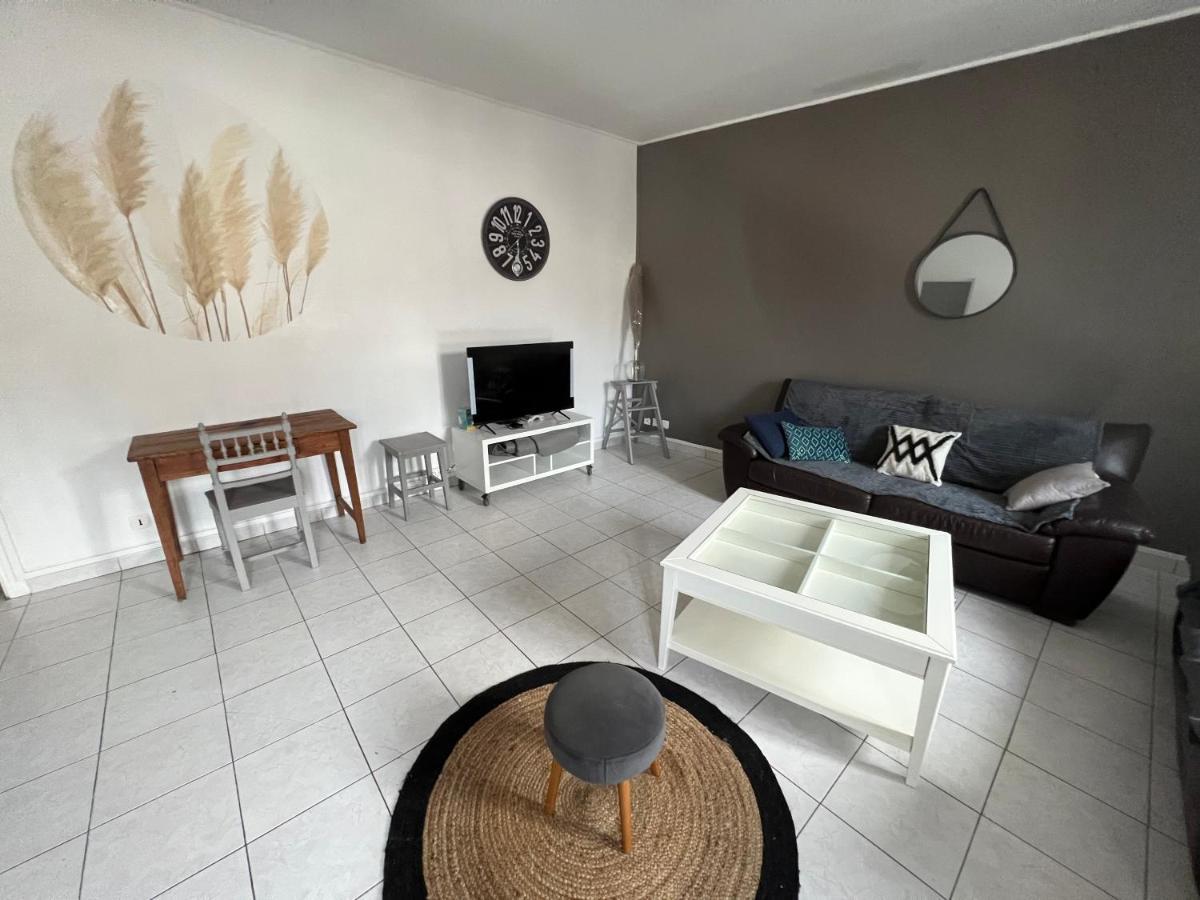 La Plume Wifi Parking Un-Sejour-A-Part Apartment Clouange Bagian luar foto