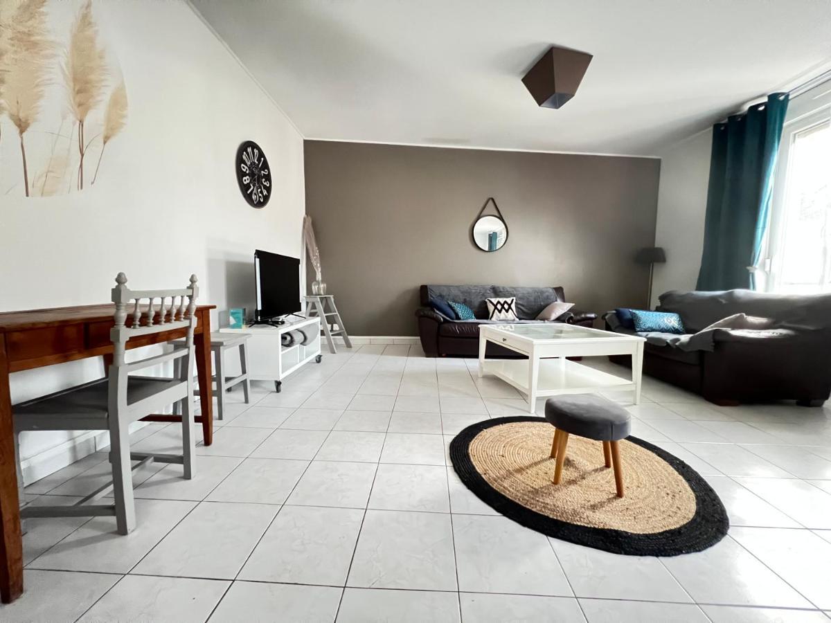 La Plume Wifi Parking Un-Sejour-A-Part Apartment Clouange Bagian luar foto