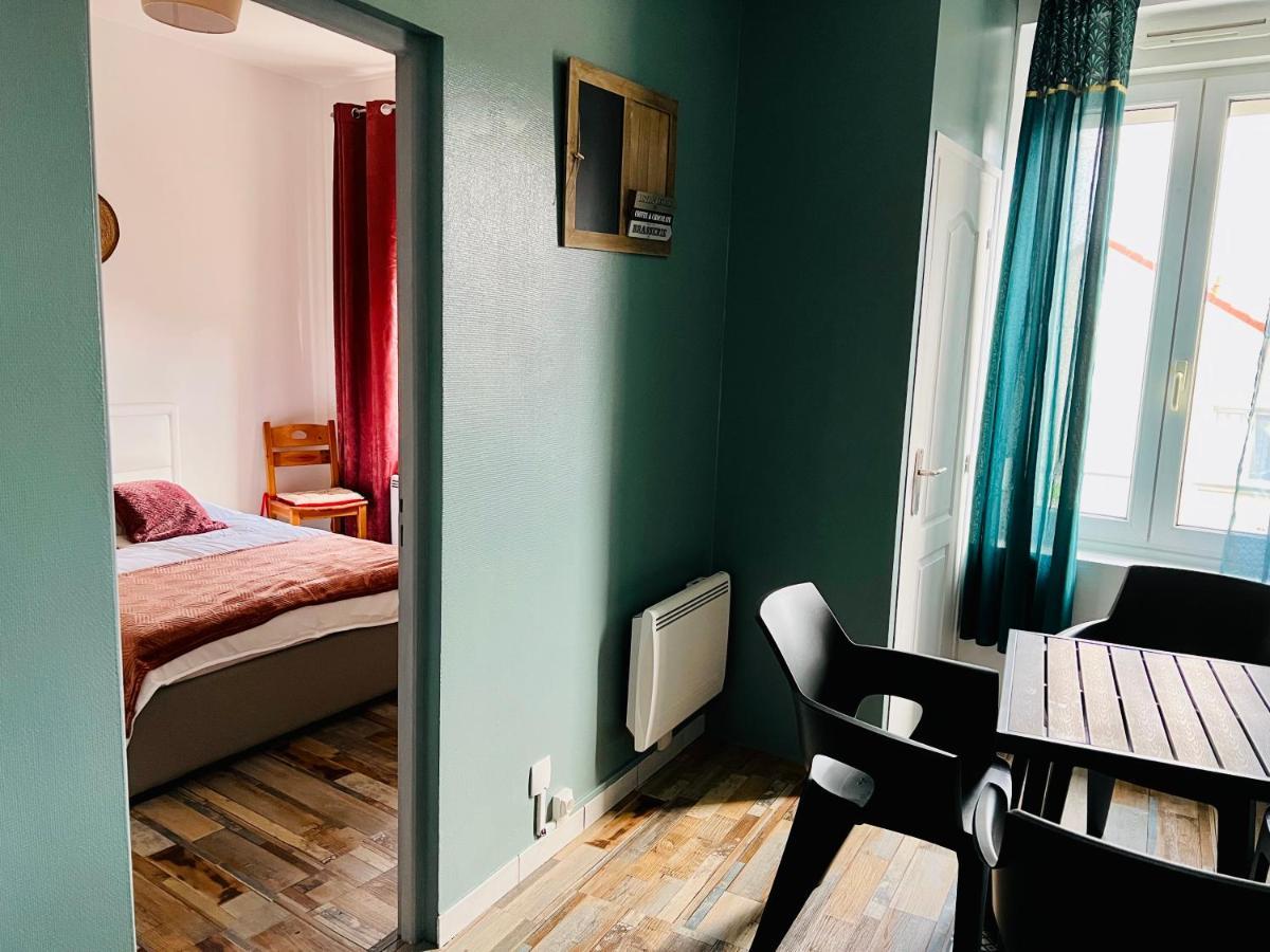 La Plume Wifi Parking Un-Sejour-A-Part Apartment Clouange Bagian luar foto