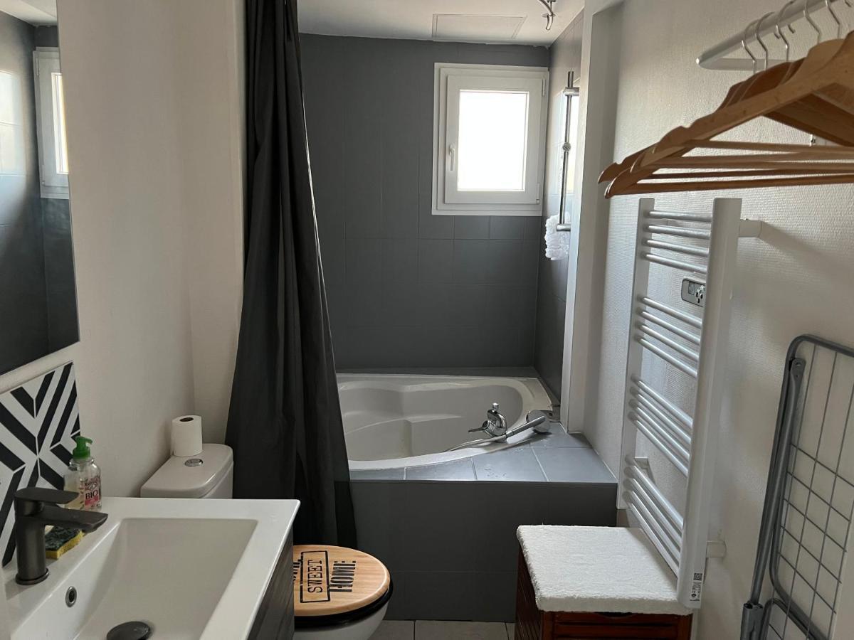 La Plume Wifi Parking Un-Sejour-A-Part Apartment Clouange Bagian luar foto