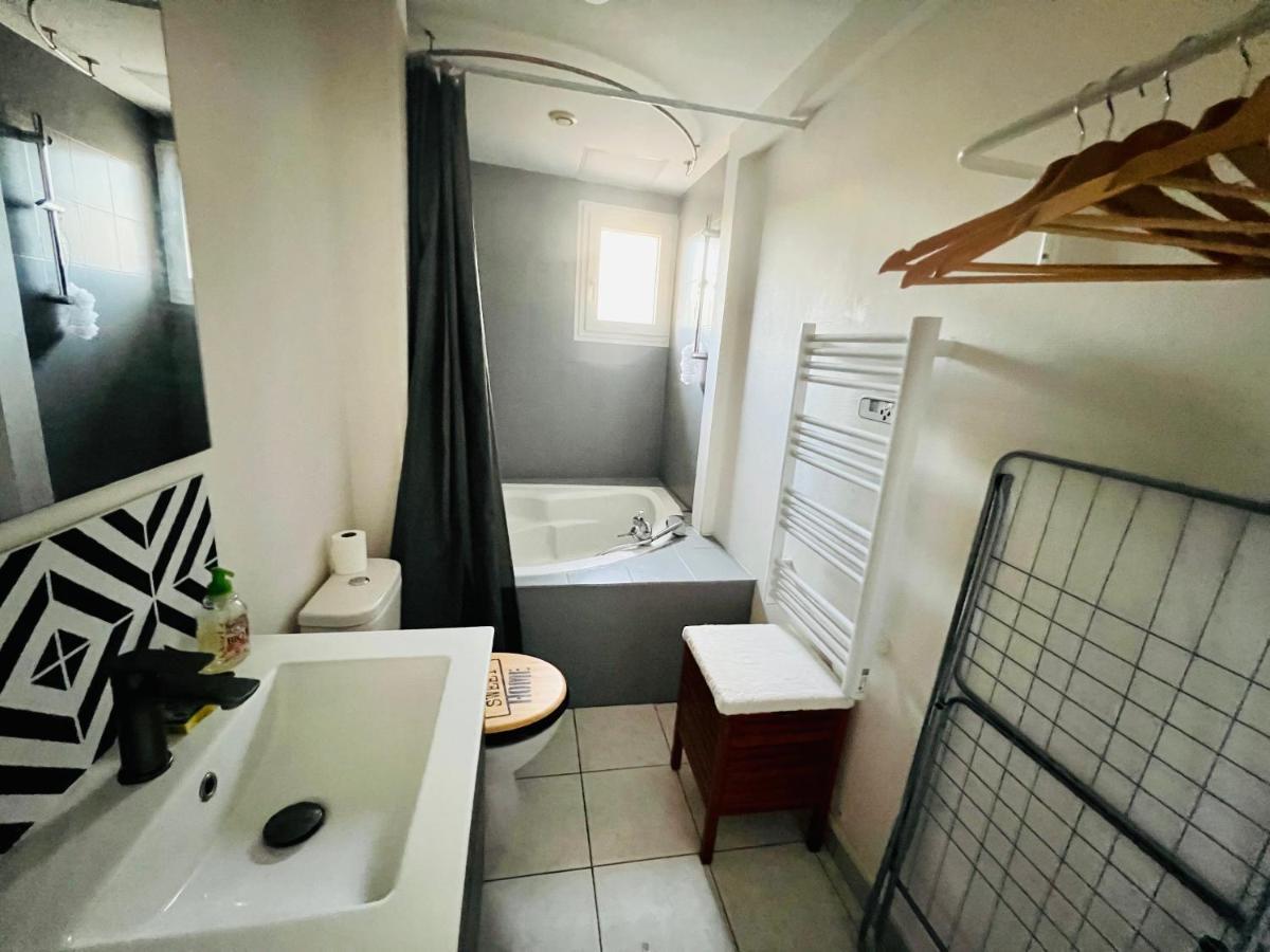 La Plume Wifi Parking Un-Sejour-A-Part Apartment Clouange Bagian luar foto