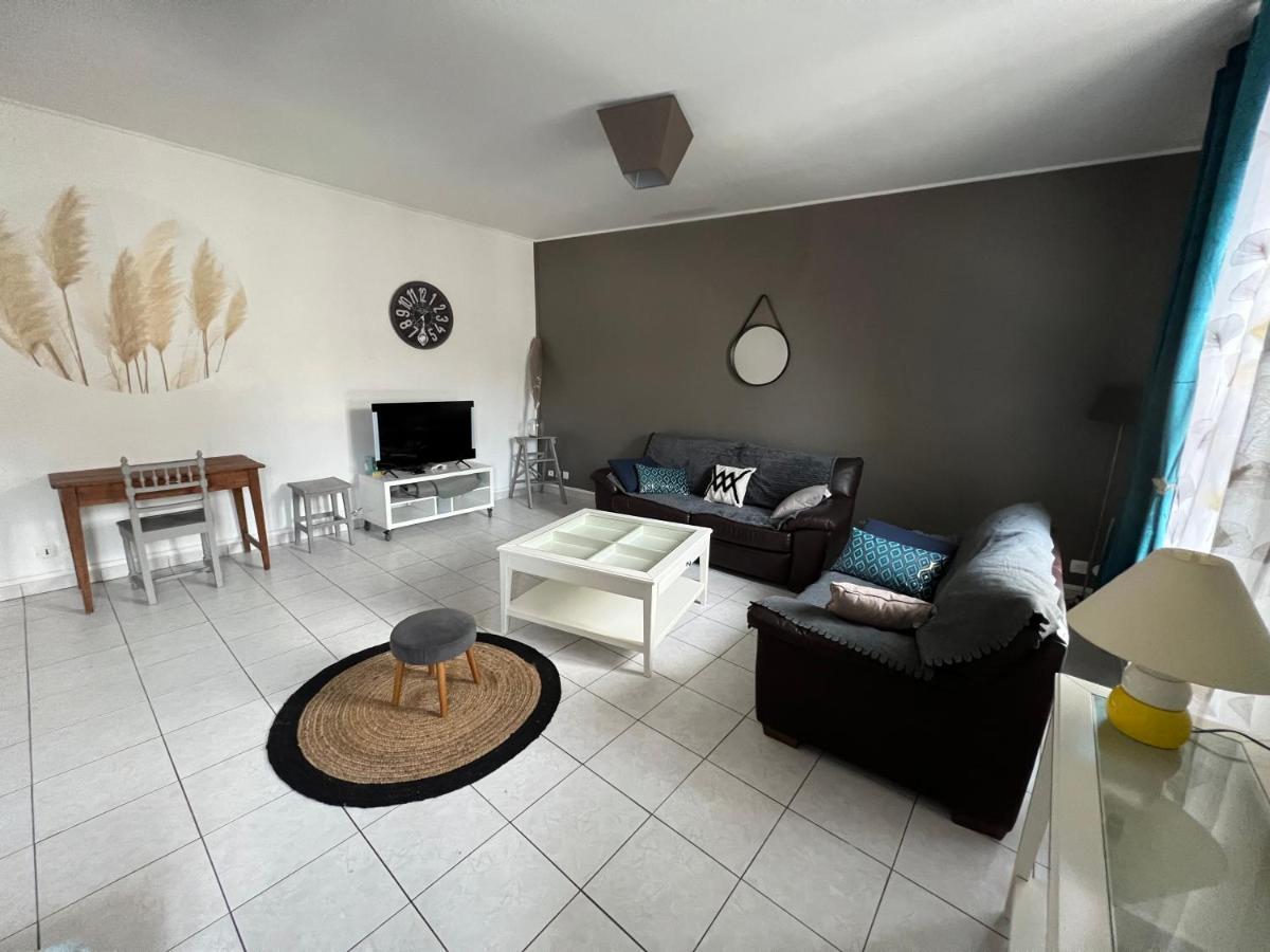 La Plume Wifi Parking Un-Sejour-A-Part Apartment Clouange Bagian luar foto