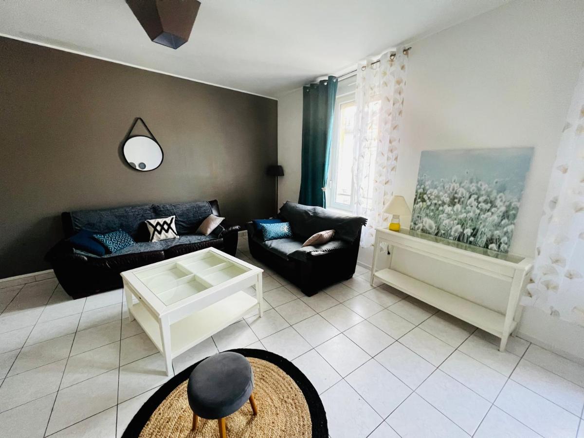 La Plume Wifi Parking Un-Sejour-A-Part Apartment Clouange Bagian luar foto