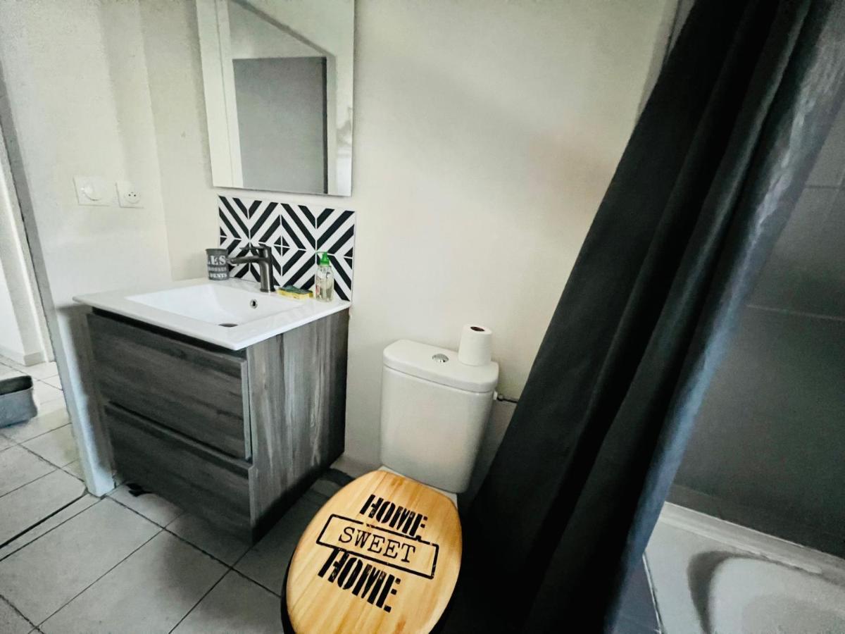 La Plume Wifi Parking Un-Sejour-A-Part Apartment Clouange Bagian luar foto