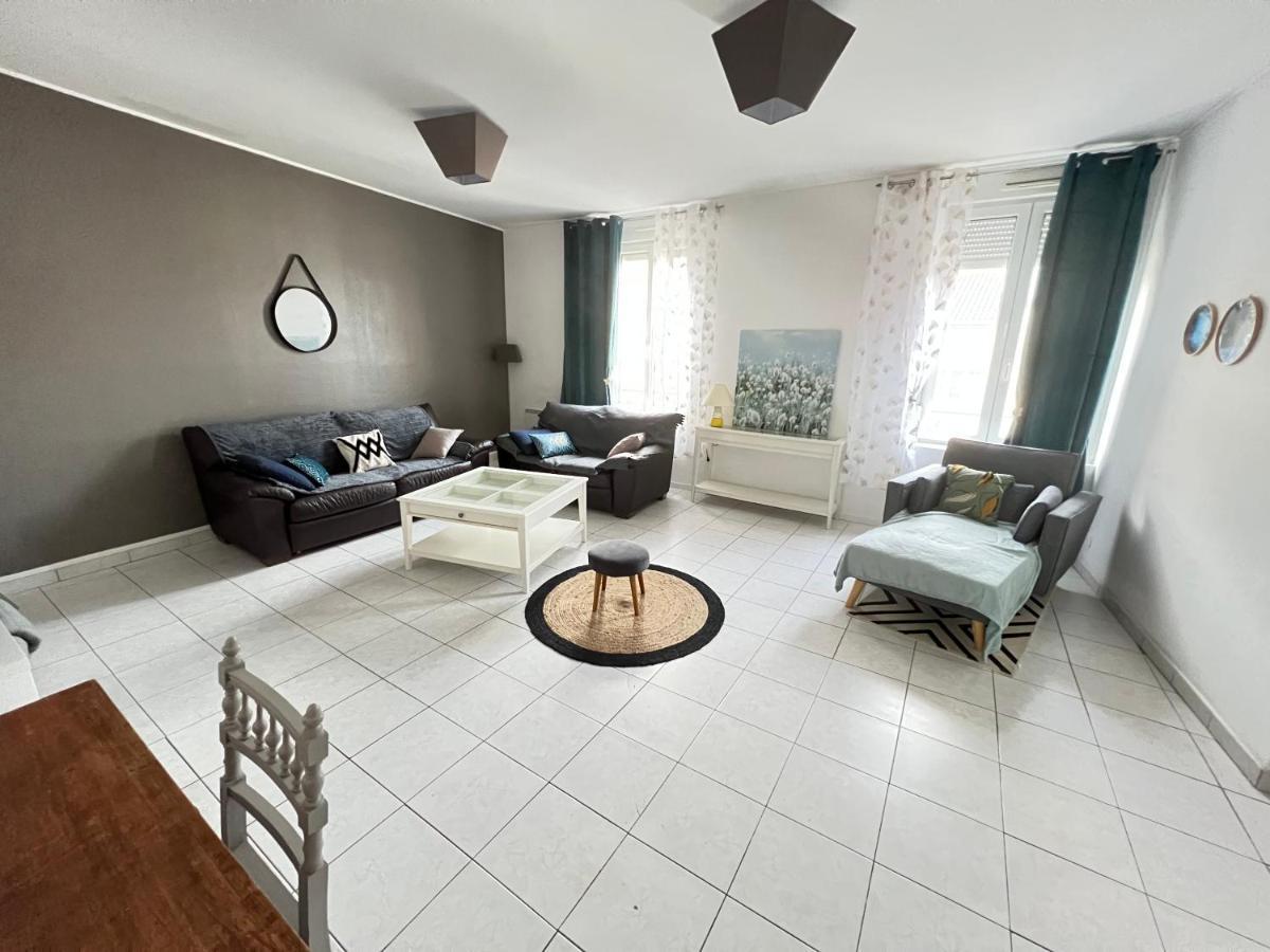 La Plume Wifi Parking Un-Sejour-A-Part Apartment Clouange Bagian luar foto